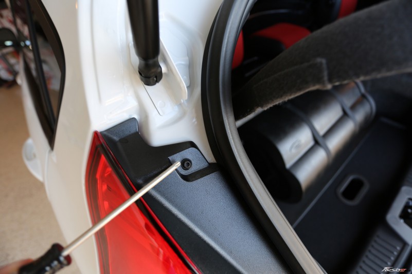 Rejsende købmand bruge frugtbart How-To: Fiesta ST Rear Tail Light Bulb Replacement | Fiesta ST Forum