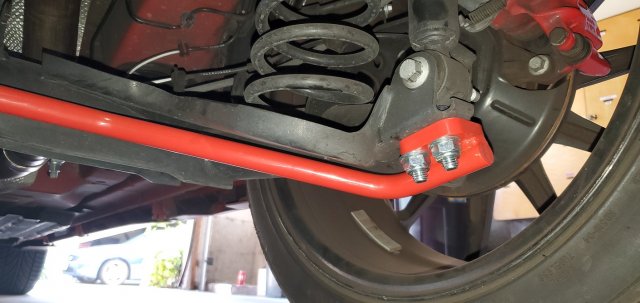 sway bar rear right.jpg