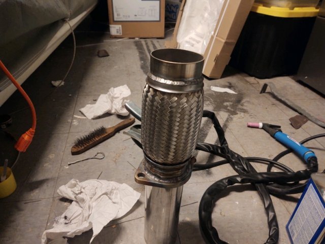 welded flex pipe.jpg