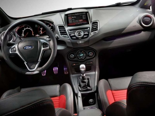 2015-Ford-Fiesta-ST-09.jpg