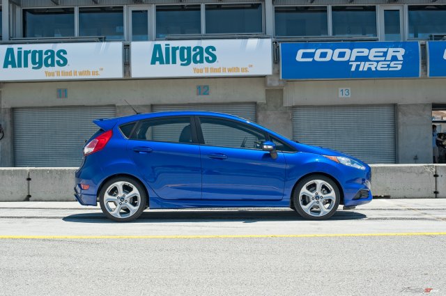 2015-ford-fiesta-st-side-profile.jpg