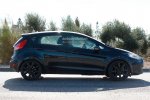 spyshots-2017-ford-fiesta-test-mule-previews-much-larger-body_4.jpg