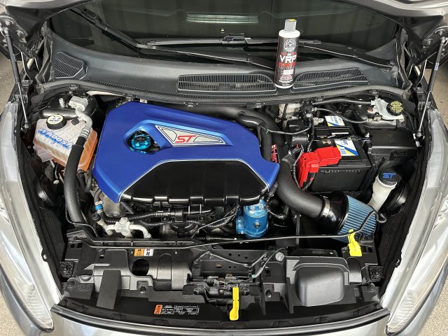ST engine bay,.jpg