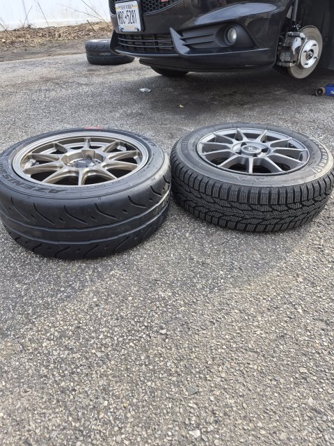 215 RT660 vs 195 Winterforce.jpg